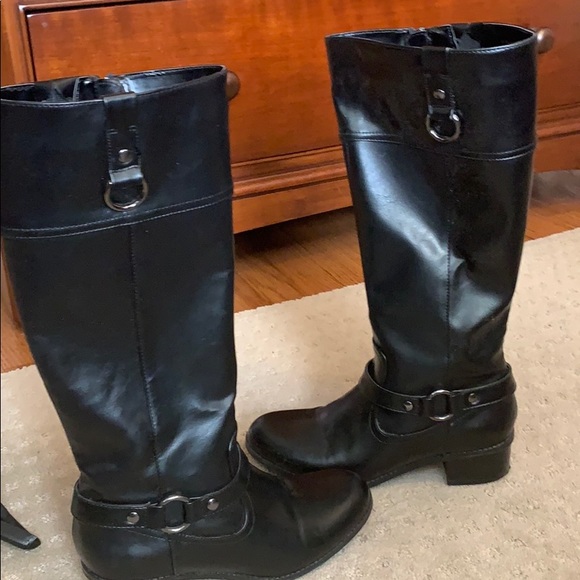 Black boot - Picture 5 of 8